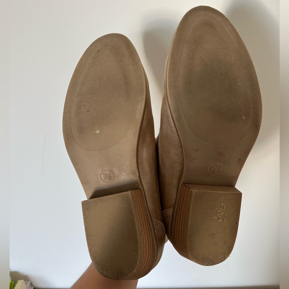 Universal Thread 7.5 Gold Booties - Picture 7 of 11